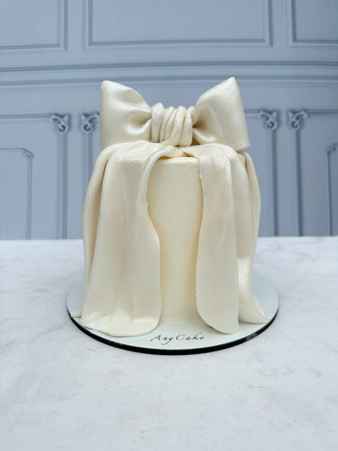 Bow Cake